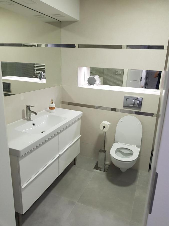 Roadway Silniczna Z Garazem Podziemnym Apartment Келце Екстериор снимка